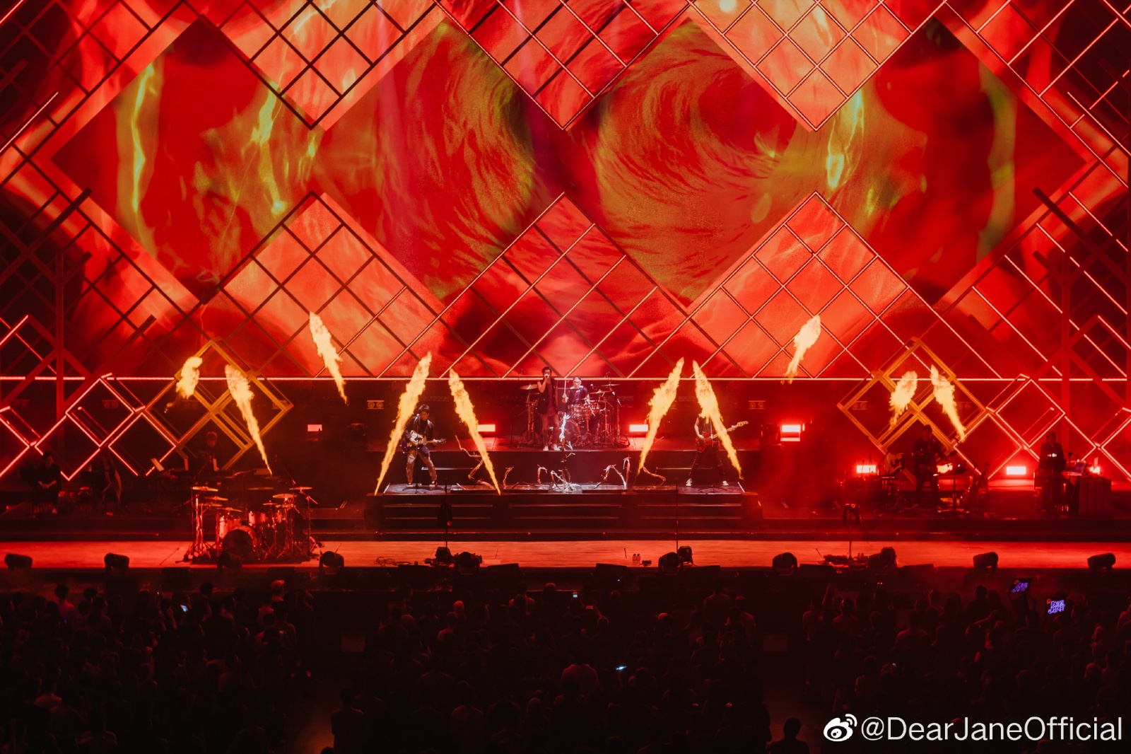 1769241785279004977.jpg 1769241785279004977.jpg